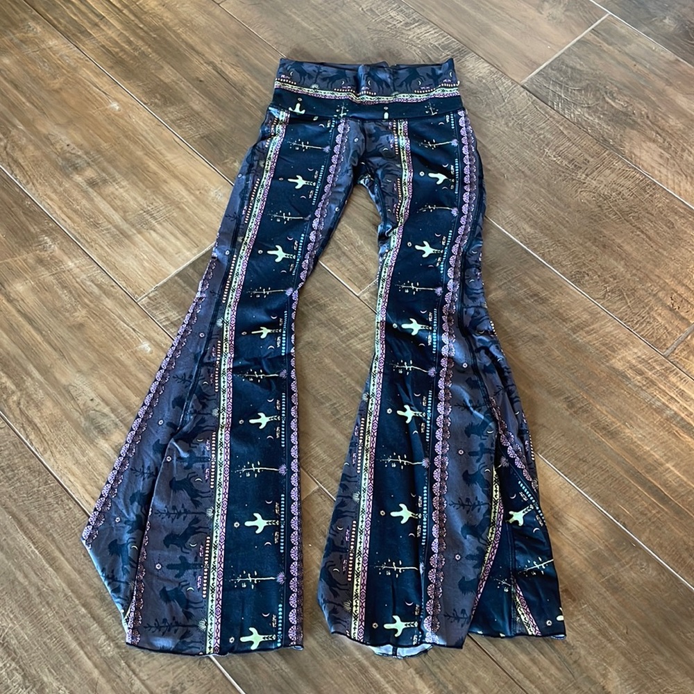 Teeki BELLBOTTOM sz small